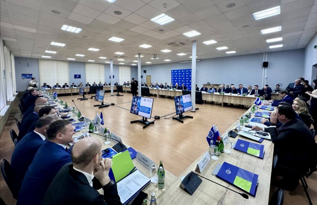 РОССИЙСКАЯ ЭКОНОМИКА ПОКАЗАЛА УСТОЙЧИВОСТЬ БЛАГОДАРЯ РЕШЕНИЯМ ПРЕЗИДЕНТА И ТРУДОВЫМ ПОДВИГАМ  НАШИХ КОЛЛЕКТИВОВ