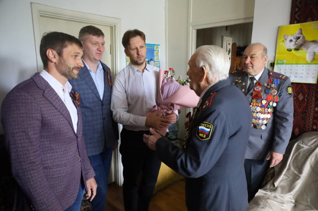 Союз машиностроителей России поздравил с 80-летием Победы ветерана МВД