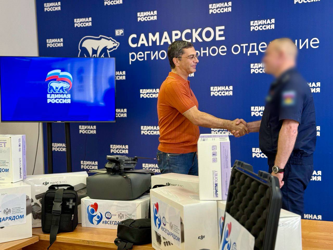 ВЛАДИМИР ГУТЕНЕВ ПЕРЕДАЛ БОЙЦАМ КОПТЕРЫ И НЕОБХОДИМОЕ ДЛЯ ФРОНТА ВЛАДИМИР ГУТЕНЕВ ПЕРЕДАЛ БОЙЦАМ КОПТЕРЫ И НЕОБХОДИМОЕ ДЛЯ ФРОНТА