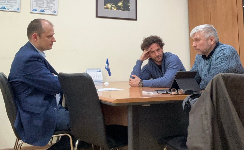 В Кузбассе будут тестировать гибридные самосвалы для угольных разрезов В Кузбассе будут тестировать гибридные самосвалы для угольных разрезов