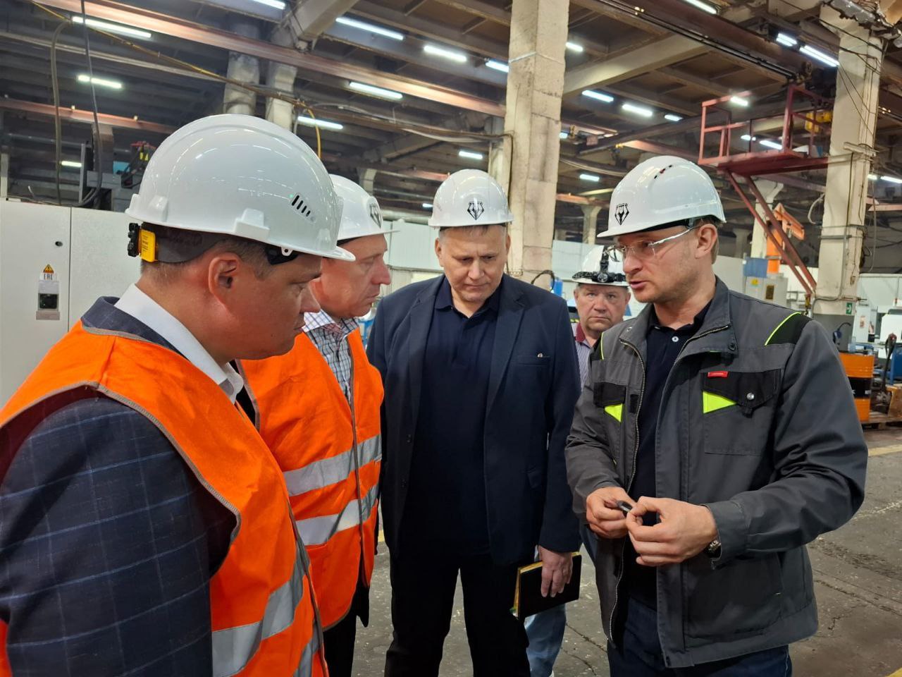 Министры промышленности и угольной отрасли Кузбасса посетили предприятие «ТоргИнвест» в рамках развития промышленного кластера