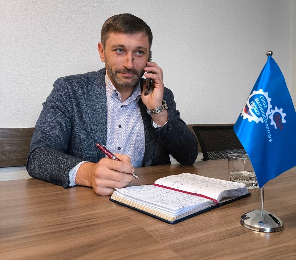В Кемерове прошло ежемесячное отраслевое совещание по кооперации машиностроителей и угольщиков В Кемерове прошло ежемесячное отраслевое совещание по кооперации машиностроителей и угольщиков