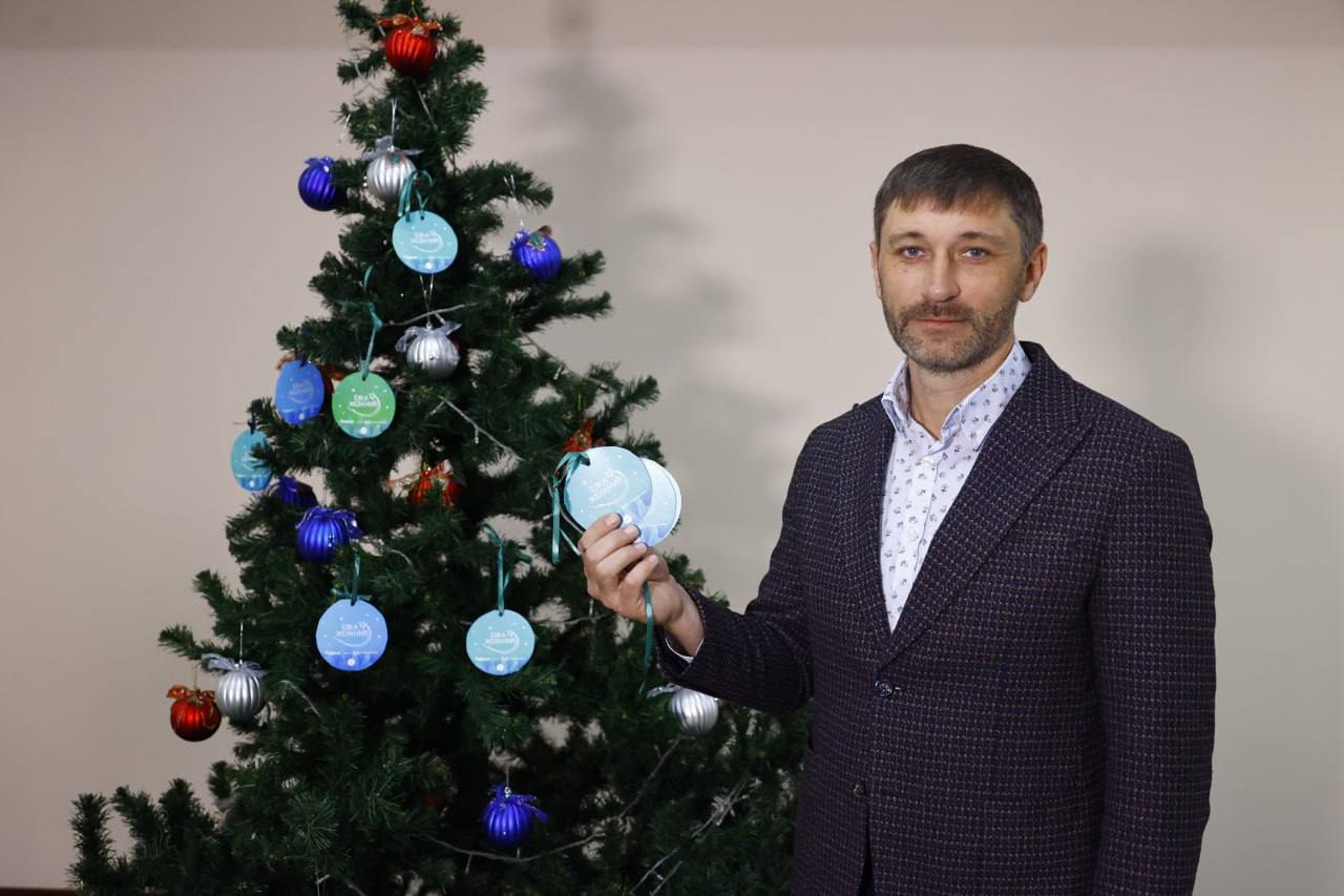 Алексей Редькин исполнил новогоднюю мечту ребёнка из Кузбасса