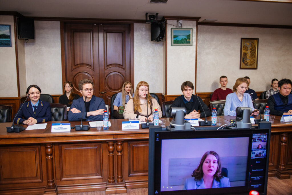 «Энергия единства»: в КузГТУ стартовала конференция «Россия молодая»