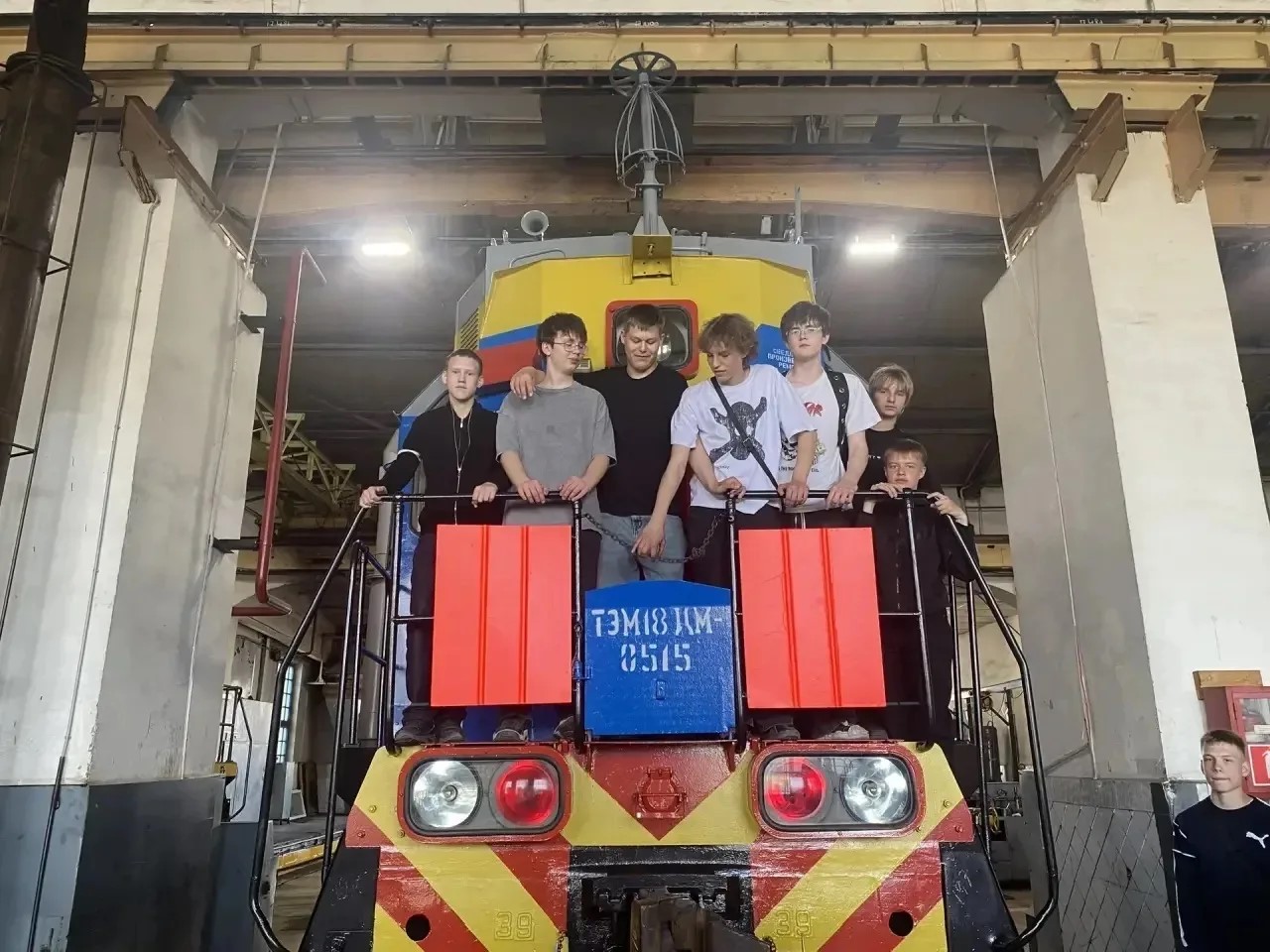 Знакомим с производством!