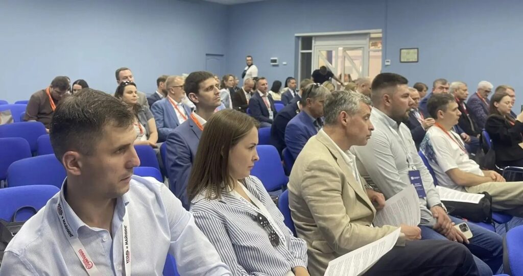 На «Уголь России и Майнинг» в Новокузнецке обсудили отраслевой заказ и кооперацию угольщиков с машиностроителями Кузбасса