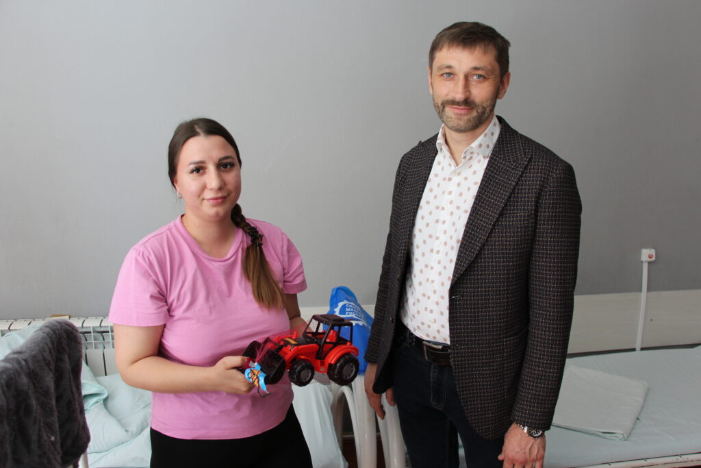 В День защиты детей СоюзМаш навестил маленьких пациентов Областного ожогового центра