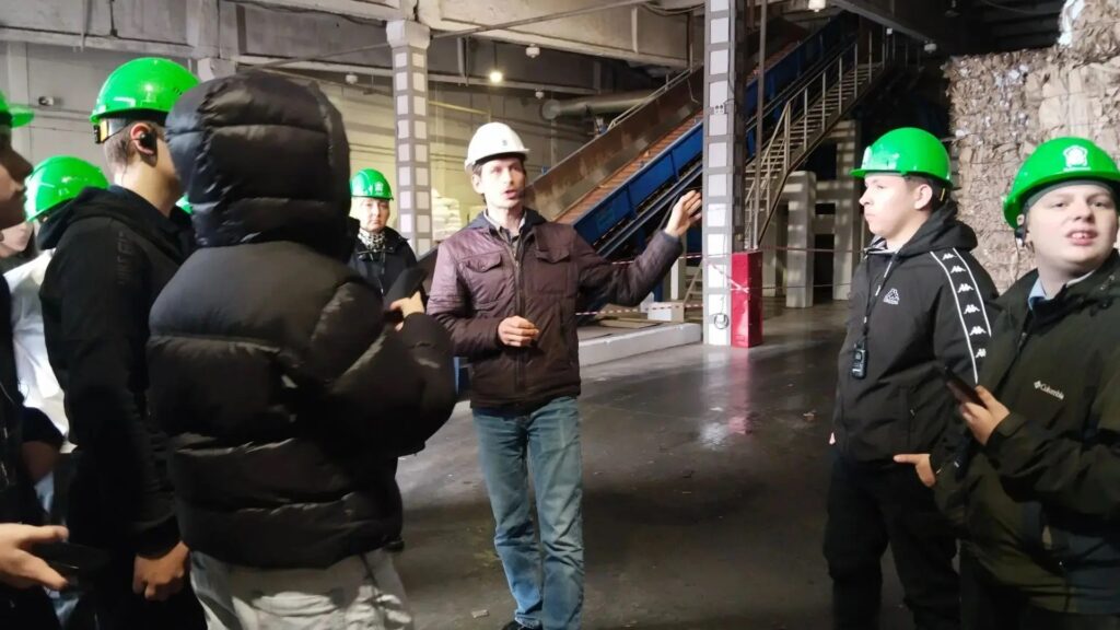 Восьмиклассники посетили «Кузбасский СКАРАБЕЙ» в рамках акции «Неделя без турникетов»